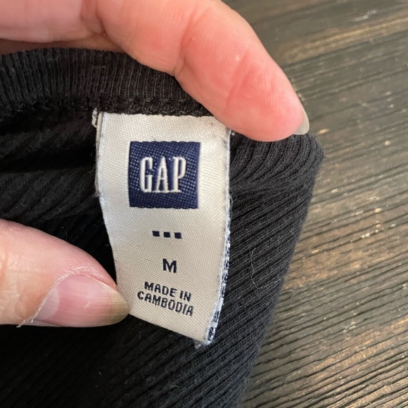 GAP- black long sleeve ribbed crew neck - Picture 4 of 5
